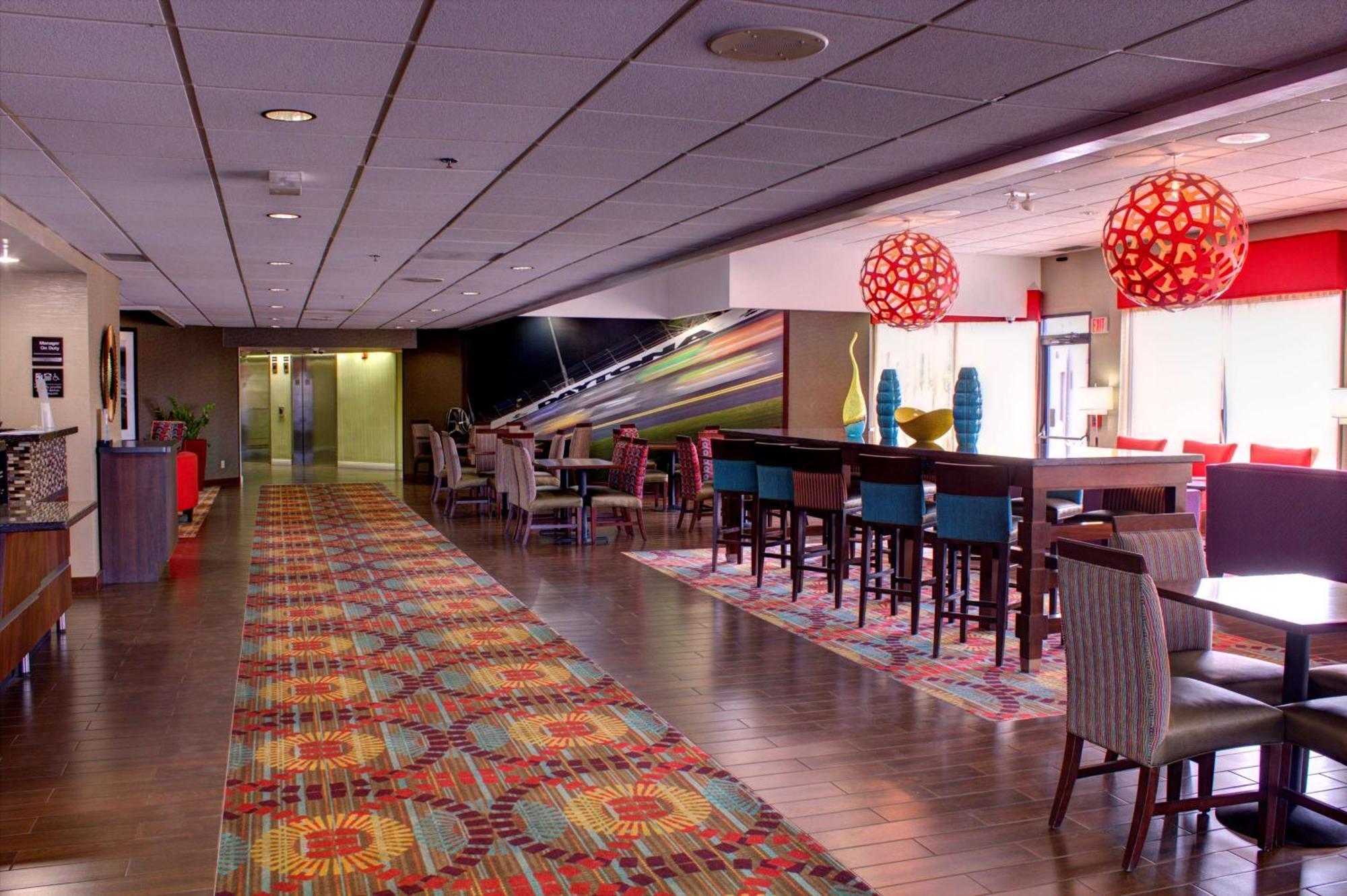 Hampton Inn Daytona Speedway-Airport Дейтона-Біч Екстер'єр фото