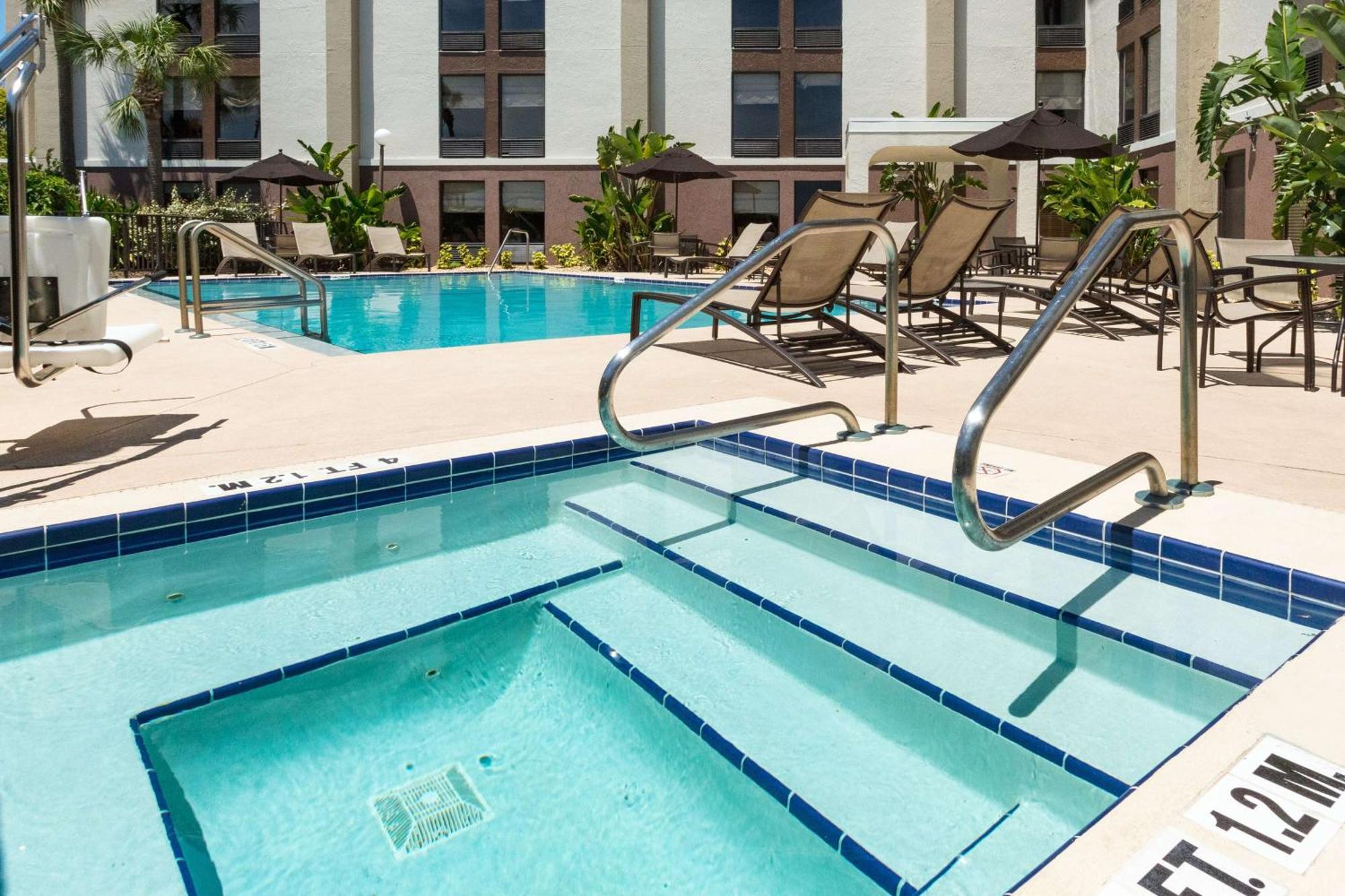 Hampton Inn Daytona Speedway-Airport Дейтона-Біч Екстер'єр фото