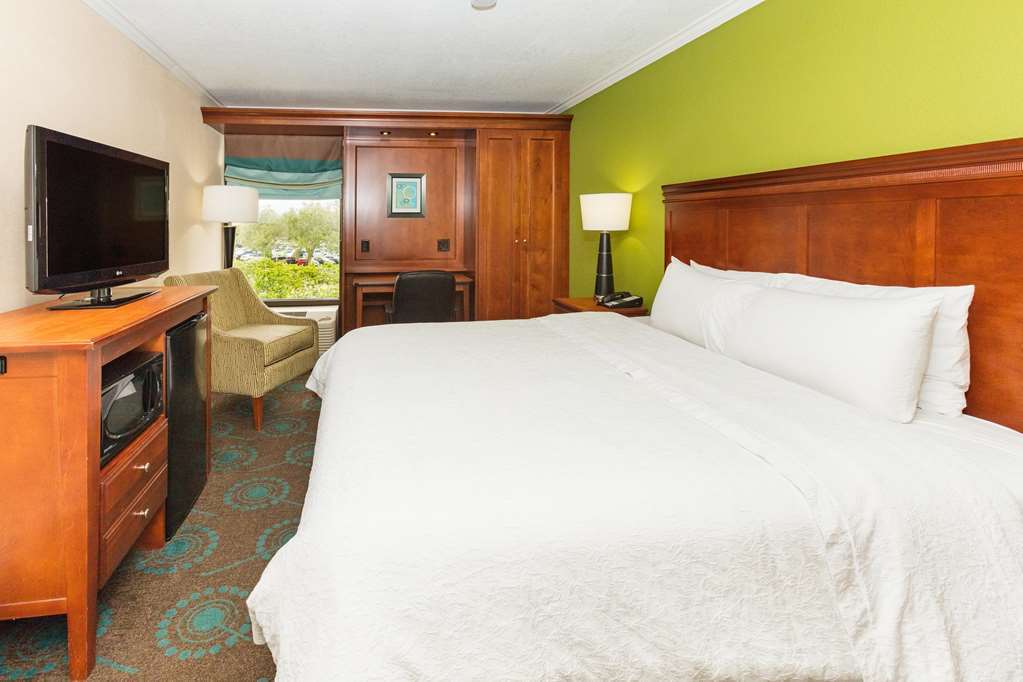 Hampton Inn Daytona Speedway-Airport Дейтона-Біч Номер фото