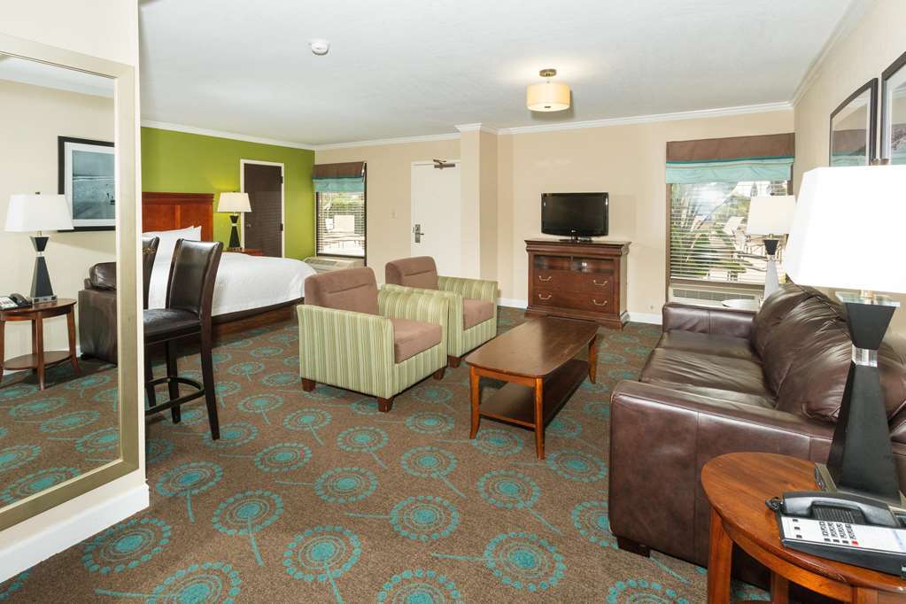 Hampton Inn Daytona Speedway-Airport Дейтона-Біч Номер фото